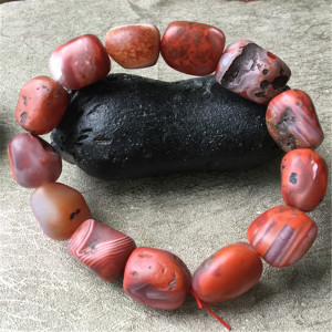 天然原石四川九口料南红玛瑙铁皮包浆随形单圈手串手链