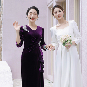紫色中年妈妈装婚宴旗袍裙喜婆婆结婚礼服大码平时可穿丝绒秋冬款