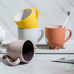 儿童牙杯创意可爱食品级卡通男孩簌口杯pp小猪女孩刷牙杯一家四口