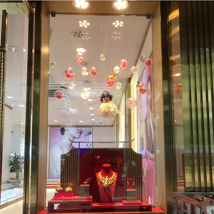 珠宝店装饰吊球橱窗天花板吊顶装饰布置顶部门市春季氛围挂饰吊饰