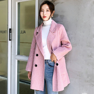 千鸟格粉色羊绒大衣