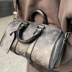 法国专柜路易威登lv新款手袋时尚百搭黑色手提枕头包百搭女包