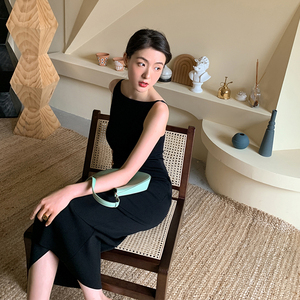 黑色针织吊带裙女夏连衣裙长款内搭冰丝背心裙一字领修身显瘦露背