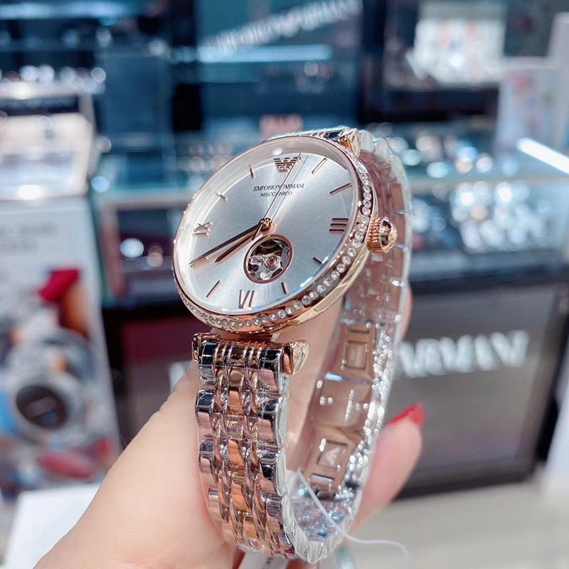 2,哪个是战西手表**的复刻表