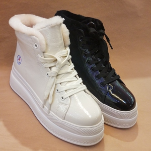 马丁靴女鞋英伦风2020年新款真皮佰利多纳女鞋冬季运动休闲棉鞋子