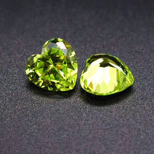 苹果绿锆石桃心形裸石尖底 果绿浅绿色水晶钻防钻合成宝石配石diy