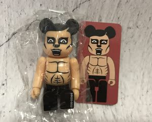 泡泡玛特积木熊