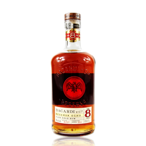 百加得8年朗姆酒