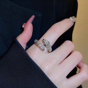 开口蛇形戒指女小众设计轻奢高级感个性食指戒2024新款指环饰品潮