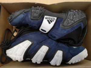 adidas阿迪达斯天足元年篮球鞋 欧码 42 2/3 德国直邮