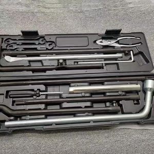 opoo12345淘宝普拉多霸道陆巡兰德酷路泽随车工具扳手鱼嘴钳螺丝刀
