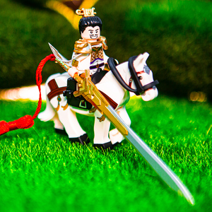 中国积木三国演义小侠英雄白帝刘备武器第三方小人仔益智拼装玩具