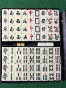 麻将牌仿玉