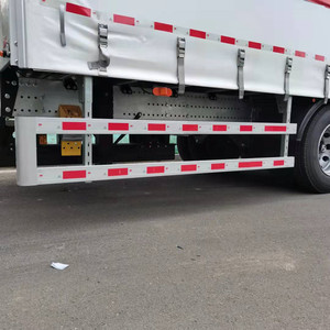 半挂车护栏