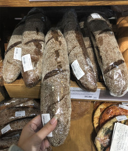 俄罗斯超市新鲜现烤西餐黑面包黑巴顿面包黑荞麦粗粮面包无糖面包