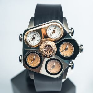 jacob&co捷克豹贝母盘石英腕表 gr1-25