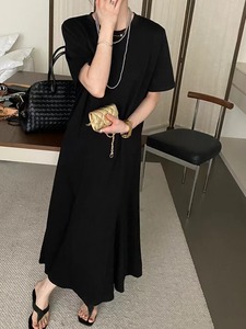 黒色短袖连衣裙女欧洲站2024春季新款欧货简约拼醋酸气质显瘦长裙