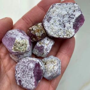 天然红宝石原石红刚玉原矿裸石吊坠雕刻打磨原料40元100克现货