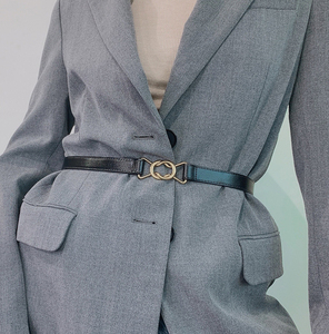 搭配西装外套的腰带