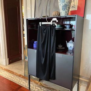 漫颜刘三醋酸系带黑色半身裙2023夏季新品中腰直筒纯色中长款半裙
