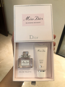 Dior/迪奥花漾甜心小姐Q版中样香水套装 EDT淡香水5ml+身体乳20ml