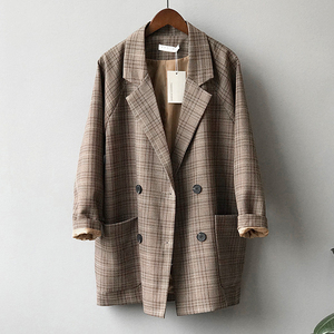 2022新款格子西装外套女春秋复古气质休闲宽松双排扣直筒经典西服