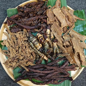 傣味牛干巴云南德宏芒市特产芝麻干巴零食油炸香茅草香辣牛肉干巴