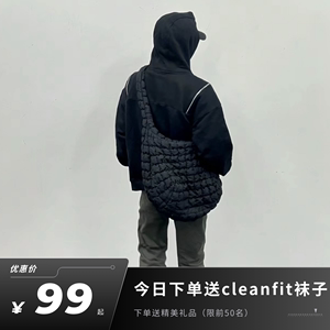 cleanfit包 cos云朵包斜挎包男款大容量黑色大号包包秋冬男挎包