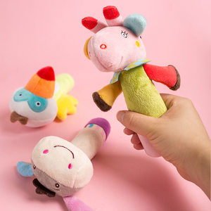 婴儿安抚bb棒宝宝手抓摇铃可啃咬益智早教毛绒玩具卡通手偶捏捏叫