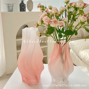 北欧创意玻璃花瓶龙卷风造型磨砂高级感花瓶玻璃插花客厅摆件ins