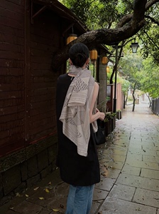 A Bow 2024 | 爱马定制桑蚕丝羊毛混纺艺术几何双面印花围巾披肩