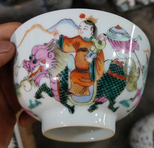 高仿大清同治年制粉彩麒麟送子图陶瓷小碗清代官窑陶瓷小碗手工价