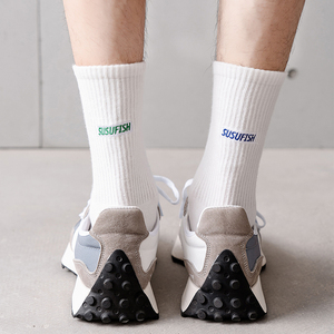 白袜子男女中筒袜白色纯棉潮袜运动篮球袜情侣字母春秋款长筒长袜