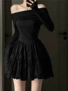 法式黑色一字肩长袖连衣裙女夏季春秋设计感小众赫本风蓬蓬短裙子