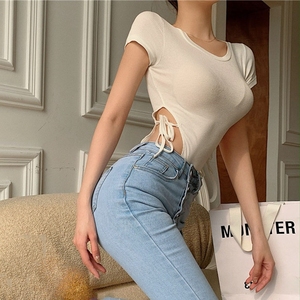 连体上衣女连裆腰部镂空辣妹短袖t恤紧身性感心机两侧露腰打底衫