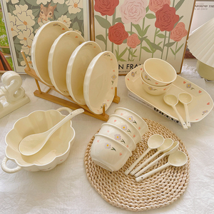 奶油风餐具套装整套釉下彩陶瓷器家庭用大汤碗米饭碗深盘碗勺组合