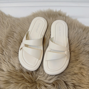 瑶瑶家厚底法式小凉拖鞋女鞋子夏季外穿新款软底爆款时尚白色凉鞋
