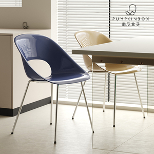 奶油风餐椅现代简约创意靠背椅网红家用小户型休闲铁艺设计师椅子