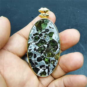 俄罗斯随城橄榄陨石吊坠黄金包边 seymchan橄榄陨铁石铁陨石吊牌