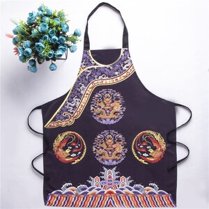 复古龙袍创意新款男女围裙 厨房防水防油罩衣 成人做饭上班工作服