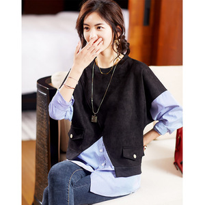 圆领卫衣搭配衬衫