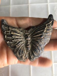 古董收藏红山文化黑铁陨石能吸磁铁蝴蝶把玩件老物件老玉石饰品