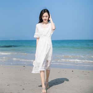沙滩裙女夏2020新款白色连衣裙气质闺蜜马尔代夫海边度假超仙长裙