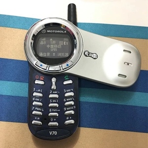 原装摩托罗拉v70正品经典收藏怀旧360度翻盖旋转手机经典迷你手机