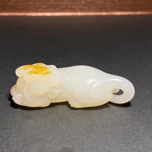 新疆和田玉白玉籽料回头貔貅挂件名家张良大师作品洒金皮鸿运当头