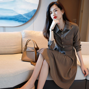 轻奢女装高级感秋装气质成熟御姐裙子优雅知性连衣裙法式上班通勤