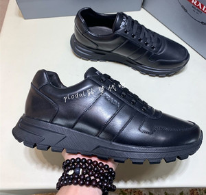 prada/普拉达男士新款运动休闲鞋厚底系带圆头牛皮板鞋经典男鞋