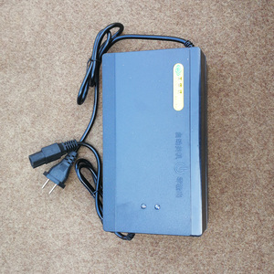 三轮四轮电动车充电器电瓶车充电器60v60-80ah 60伏6安充电器