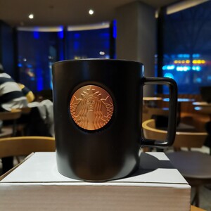 星巴克限量水杯黑金款马克杯经典酷黑色铜章陶瓷大容量咖啡桌面杯