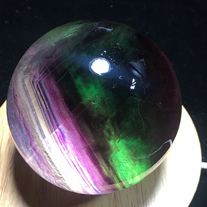 七彩萤石球水晶摆件家居转运礼物热卖天然原石手工打磨矿物标本